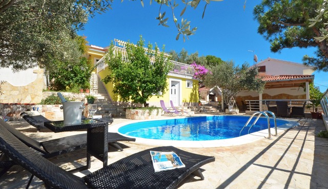 VILLA DALMATIA Modern Sea-front Villa with heated pool, beautifull stuning view