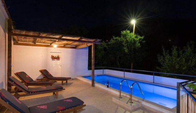 Villa Dalmatian Gem - Two-Bedroom Villa with Terrace and Swimming Pool