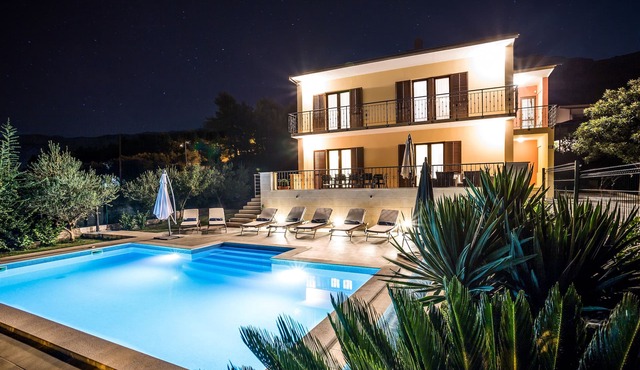 Villa Dalmatica SAVE 20 percent on Split-villas com