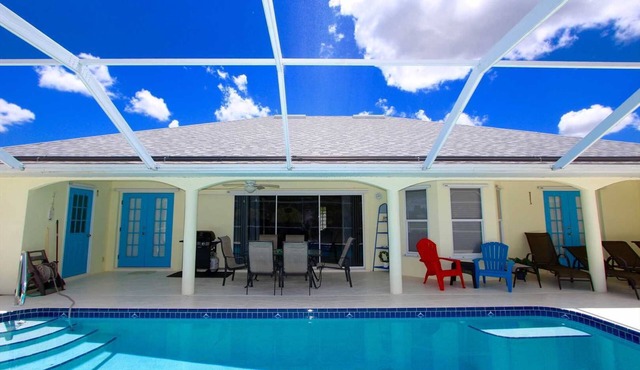 Villa Danby, Tropical Pool Home in Serene Area