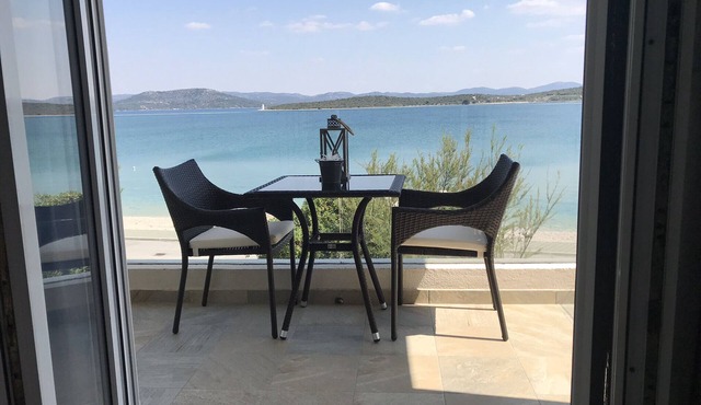 Villa Danica - Apartment (studio) 2 persons - direct at sea - 4 star