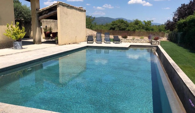 Villa dans le LUBERON à 2 km de LOURMARIN
