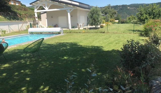 Villa de 200 m², Nichée au Cœur de l Ardèche Avec sa Piscine Privée