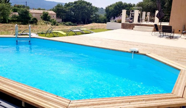 Villa de 3 chambres avec piscine privee jardin et wifi a Menerbes