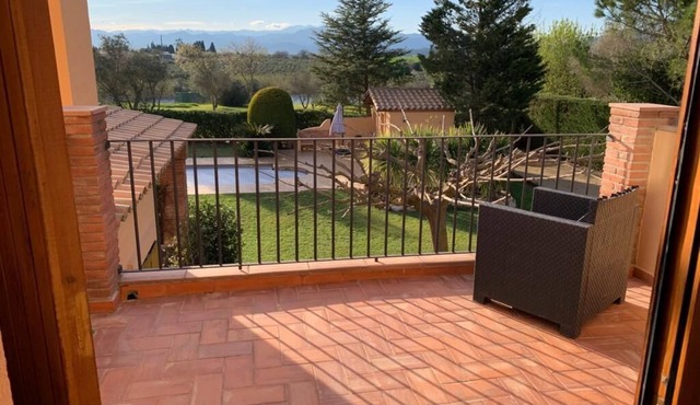 Villa de 325m2 Avec Piscine Chauffée Située Dans un Golf Privé et Sécurisé