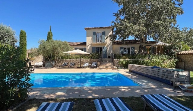 Villa de Charme, à Proximité Immédiate D'uzes et du Pont du Gard