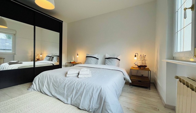 Villa de Charme au Bord du Lac de Creutzwald