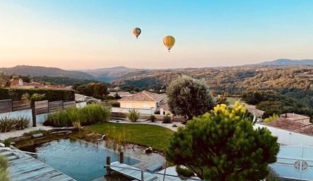 Villa de Charme Avec Piscine Naturelle et vue Imprenable sur les Montagnes