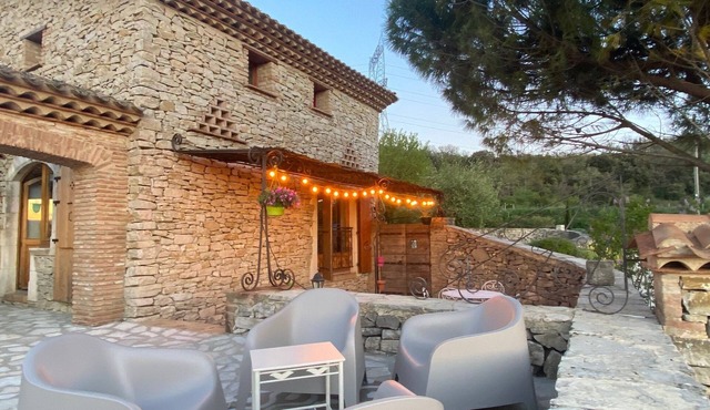 Villa de Charme en Pierre Avec Piscine en Ardèche Provençale