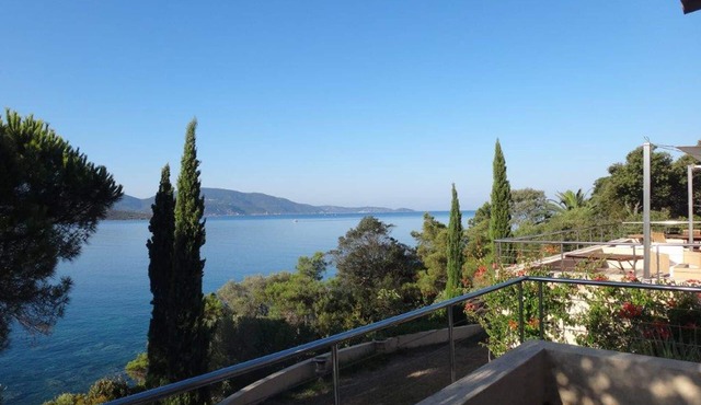 Villa de charme pieds dans l'eau - Charming villa direct access to the beach