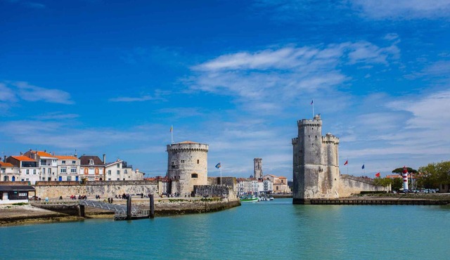 Villa de Charme Spacieuse, Avec sa Piscine Chauffée et son Jacuzzi