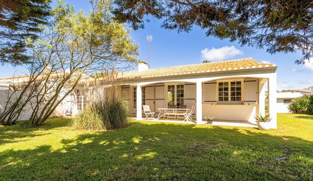 Villa 'De La Mer - Bretignolles' with Private Terrace and Wi-Fi