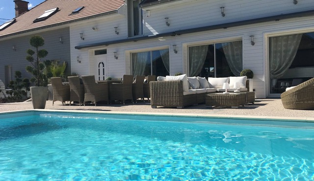 villa de la croix blanche rental room in bed & breakfast