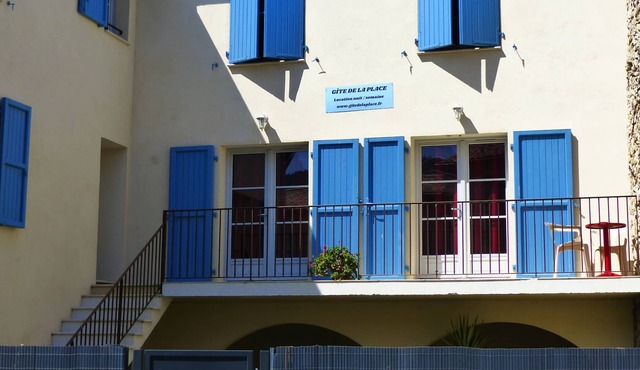 Villa 'De La Place' with Private Terrace, Wi-Fi and Air Conditioning