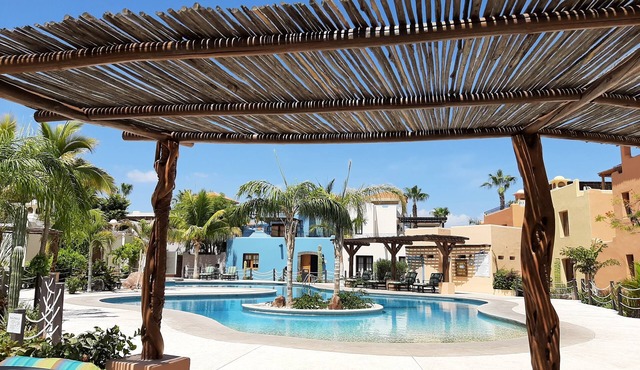 Villa de la Luna Loreto - Short walking distance to the beach and golf course.