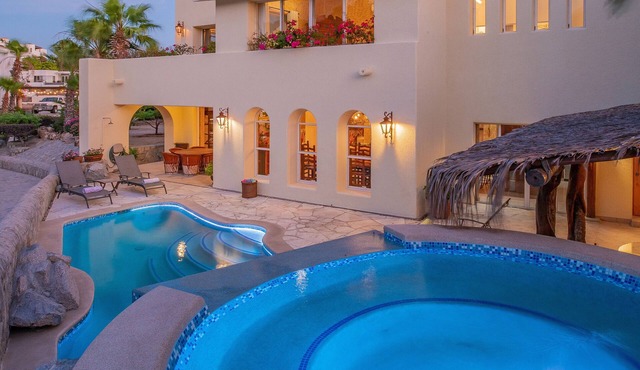 Villa de la Luz - Sweet Pedregal Villa Steps to Kids Playground. Promos avail.