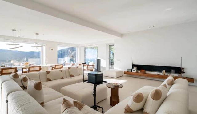 Villa de luxe avec vue panoramique sur la mer et Monaco