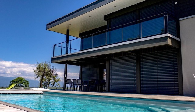 Villa de Luxe Avec Piscine Dans un Cadre de Vacances à 10 Minutes de Genève
