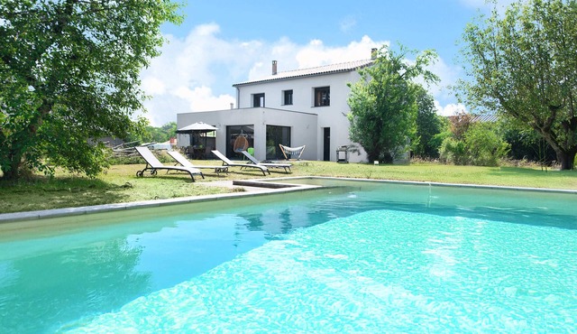 Villa de Luxe Theolina à Castres - 5 bedrooms, pool & garden
