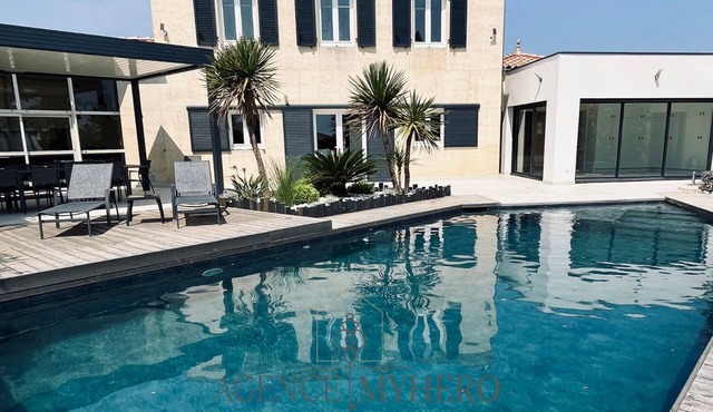 Villa de Prestige Avec Piscine Proche Pézenas !