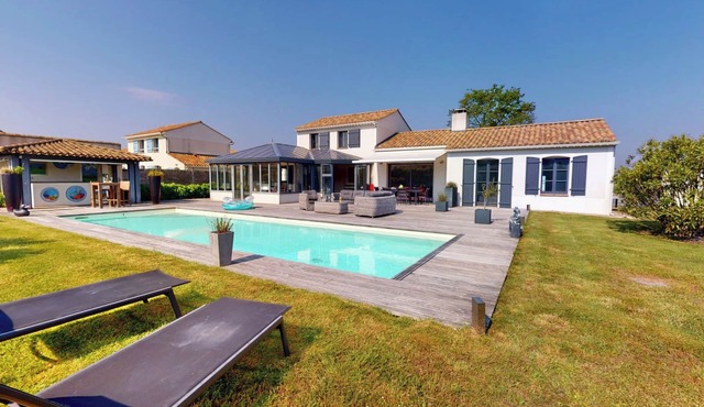 Villa de Standing 3 Chambres Piscine Chauffée sur Golf