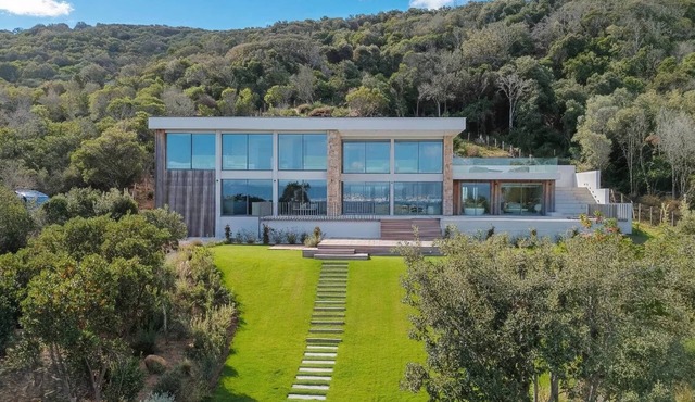 Villa DEA - 6 bedrooms, panoramic sea view, front of beach, swimming pool