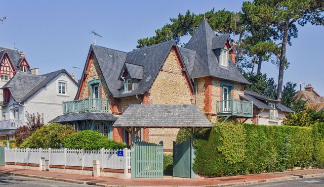 Villa Deauvillaise à 5 mn de la Plage 12/14 Pers