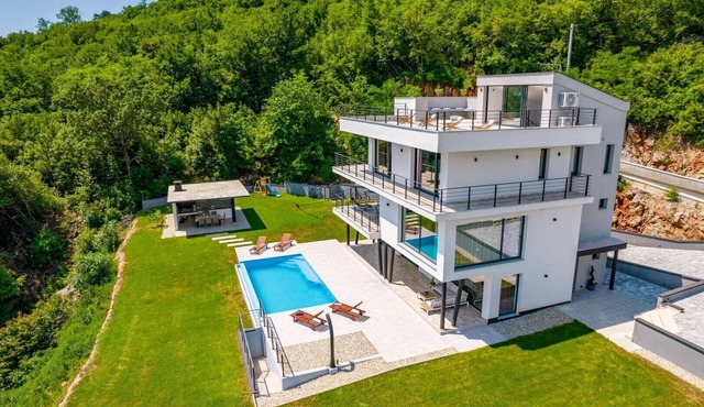 Villa Deavista by Villsy