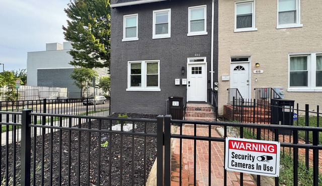 Villa del Encanto – Stylish 2BR Capitol Hill NE