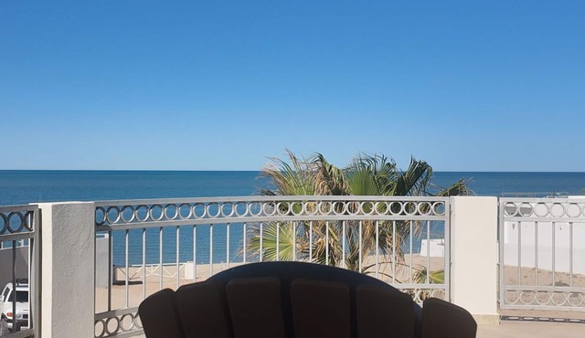Villa Del Mar, beach front three bedroom Mediterranean home with private pool