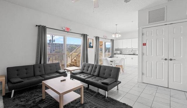 Villa Del Mare Unit 4, 2nd floor 2 bedrooms, 2 bath Ocean View.