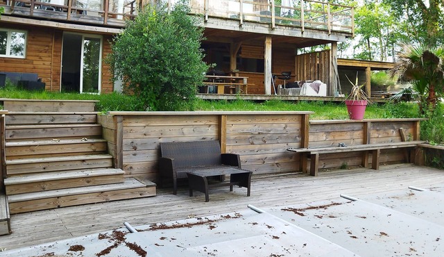 Villa del pierro, in the heart of nature, on the banks of the l'Eyre with swimming pool and spa