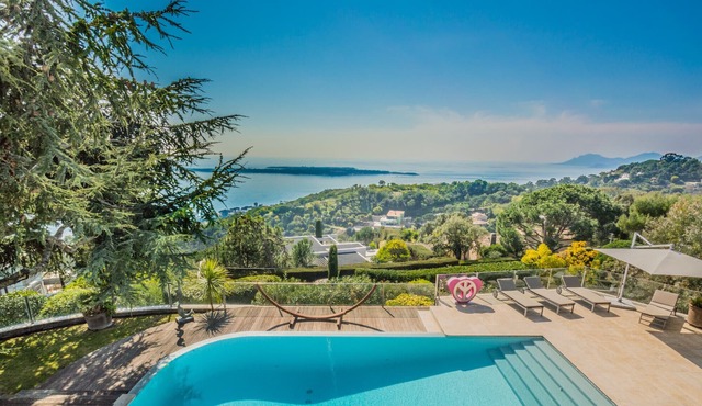 Villa Delia / Stunning contemporary villa with panoramic sea view