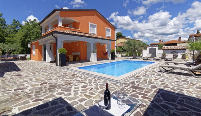 Villa Deni - Private pool, 4 bedrooms, 3 bathrooms, Pet friendly