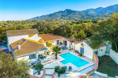 Villa Des Alberes by Villa Plus
