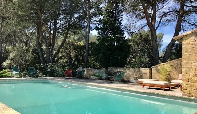 Villa des Baumes, 8 hectares of private estate, with swimming pool, in the heart of Provence