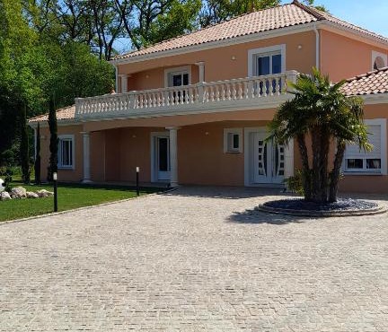 VILLA DES CHENES-Adult only