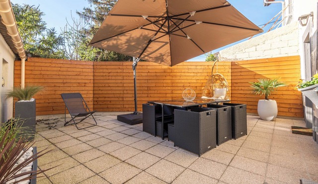 Villa des Cygnes Savoyard house built in 1928 in the heart of the marina of the Grand Port