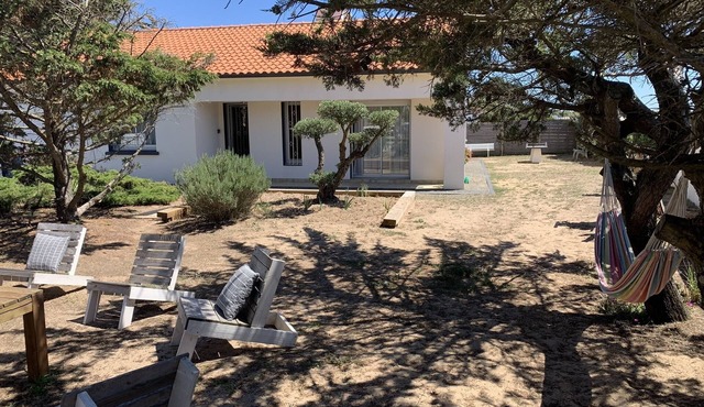 Villa Des Dunes, feet in the water!