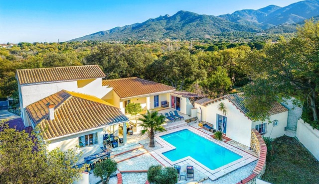 Villa Des Alberes by Villa Plus