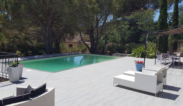 Villa des Lunes in the center of Le Plan de la Tour with heated swimming pool and large garden