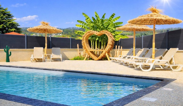 Villa des Oliviers ★ Heated swimming pool, relaxation area, table soccer - near Agen
