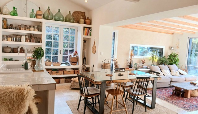 Villa des Oliviers in Montpellier's Little Versailles