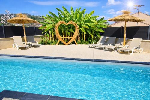 Villa des Oliviers Sublime villa avec piscine chauffée et privée et baby foot