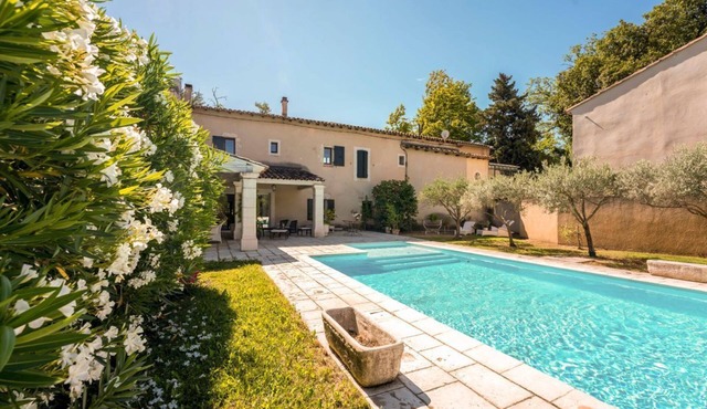 Villa Des Papes - Three Bedroom Villa, Sleeps 8