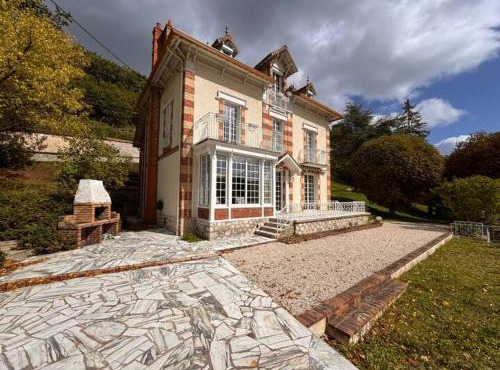 Villa des sources en bord de Seine