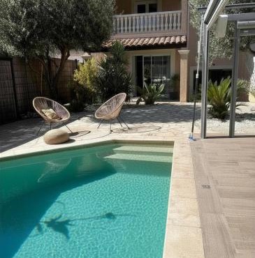 Villa design d'exception avec piscine