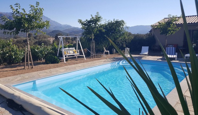 Villa, detached house with private pool in the countryside, 7 km from the sea