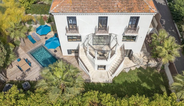 Villa Deva - 5 Bedrooms - Heated Pool