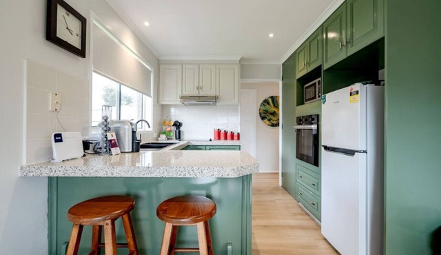 Villa Di Mare - 230m to shops